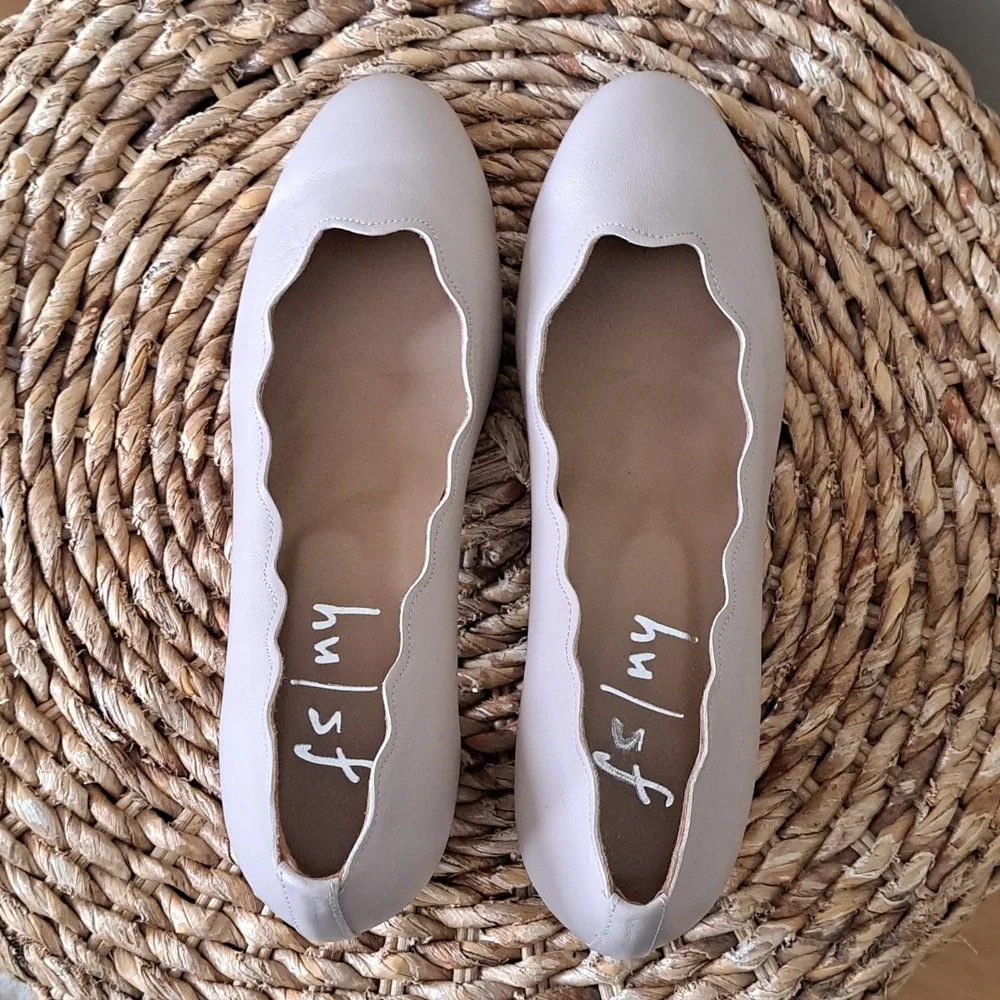 NWOT French Sole‎ FS/NY Womens Wave Beige/Nude Leather Pump Heels S-7.5